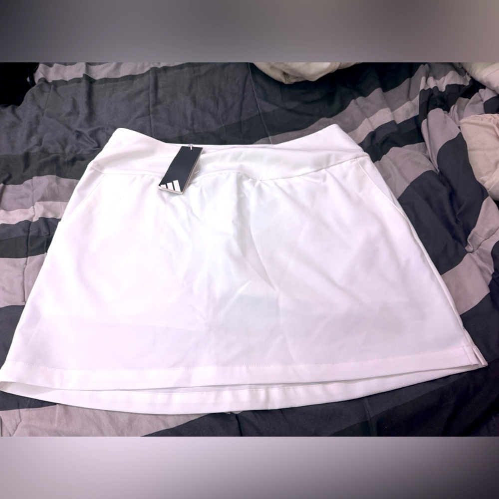 Adidas skort / skirt.  Size M or L. NWT!